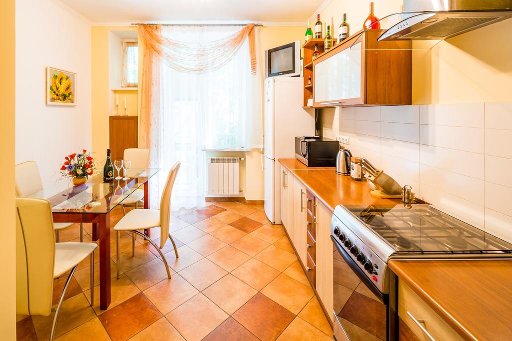 Apartment On Arkhipenka With Panorama View Lviv Exteriör bild