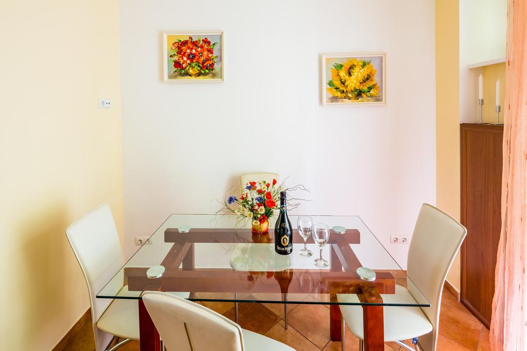 Apartment On Arkhipenka With Panorama View Lviv Exteriör bild